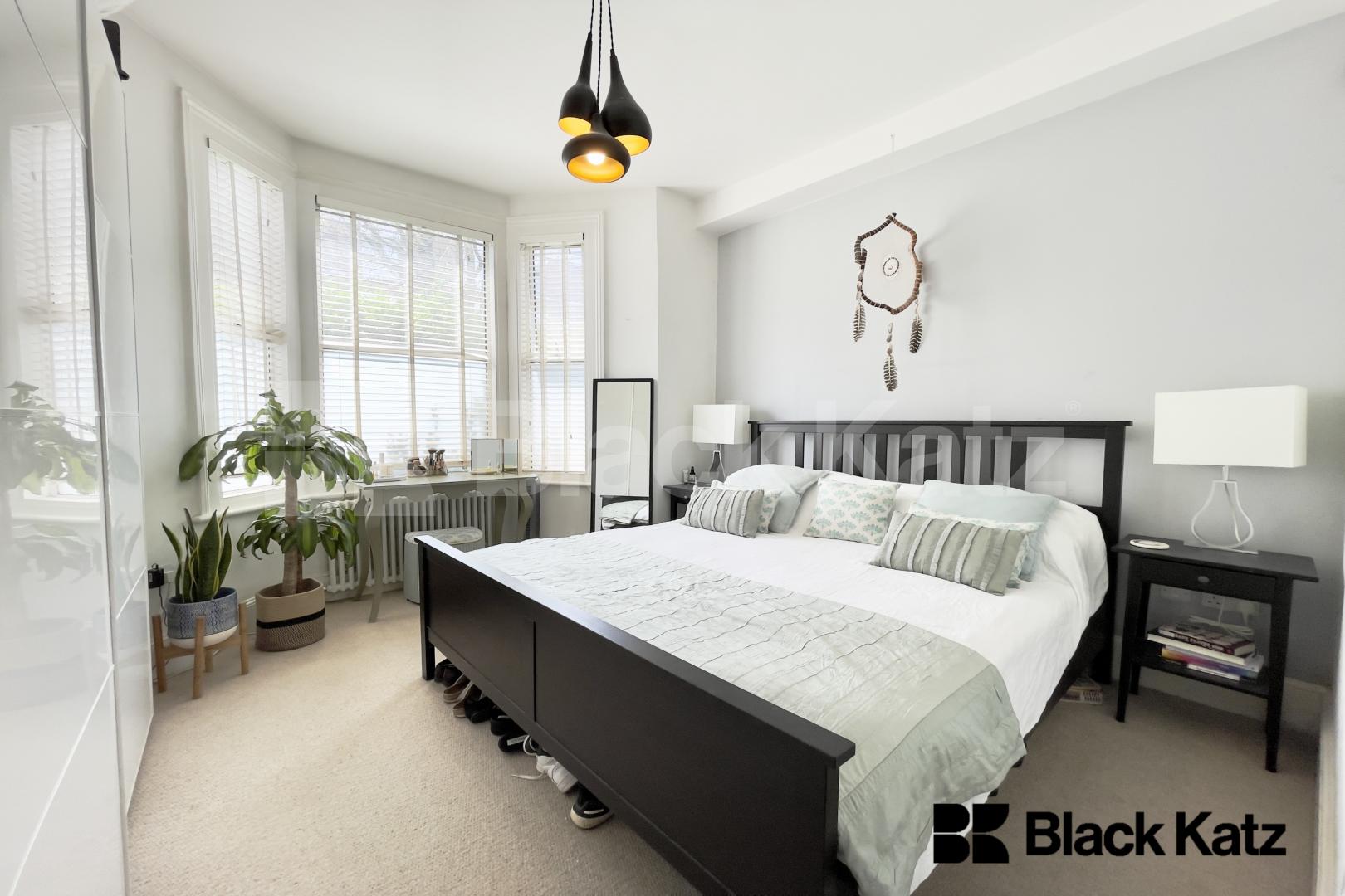 Beautiful garden flat marrying period charm with contemporary living Gowrie Road , Clapham Junction 